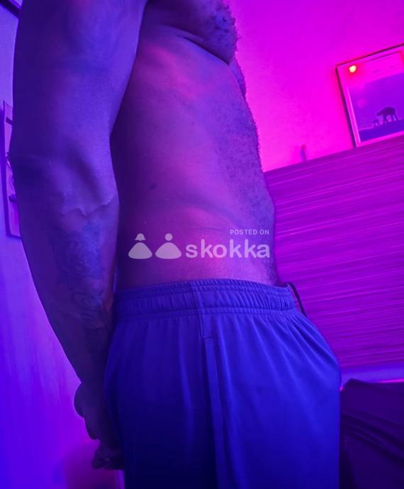 De paso por Santiago DE VISITA MACHO NEGRO estatura 1.85 cm DOMINANTE MORBOSO/ MASAJE Y SEXO CON DOMINACIÓN/ BDSM /FISTING/ FANTASÍAS/ LLUVIAS DORADA