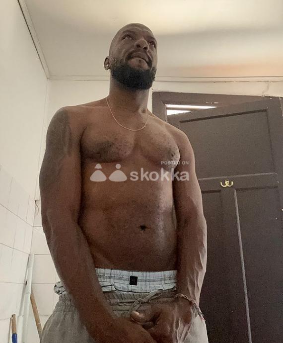 De paso por Santiago DE VISITA MACHO NEGRO estatura 1.85 cm DOMINANTE MORBOSO/ MASAJE Y SEXO CON DOMINACIÓN/ BDSM /FISTING/ FANTASÍAS/ LLUVIAS DORADA