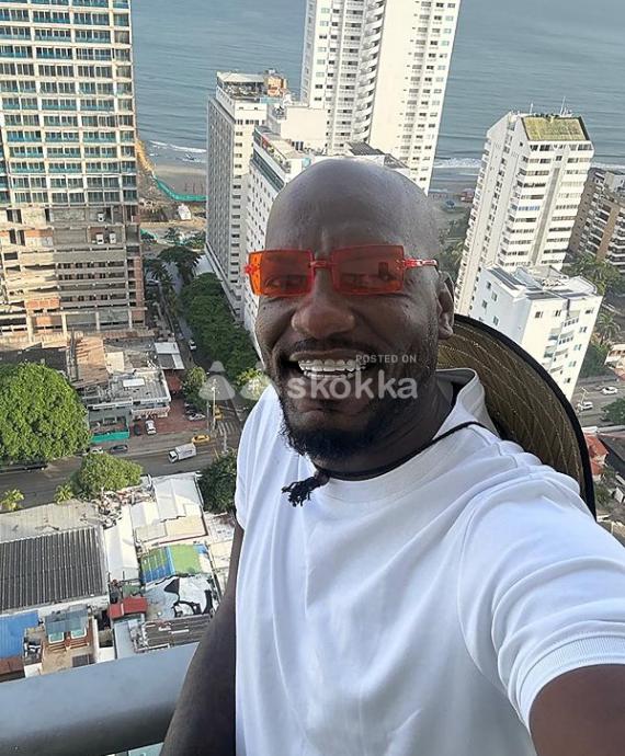 De paso por Santiago DE VISITA MACHO NEGRO estatura 1.85 cm DOMINANTE MORBOSO/ MASAJE Y SEXO CON DOMINACIÓN/ BDSM /FISTING/ FANTASÍAS/ LLUVIAS DORADA